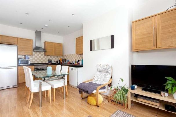 Hilltop Road, West Hampstead, NW6 - Photo 1