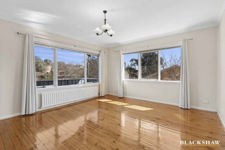 Large home with new kitchen - Photo 2
