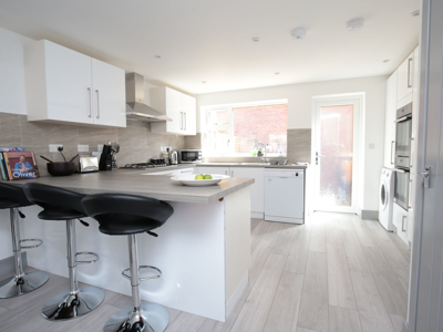1 bedroom in a house share to rent - Photo 2