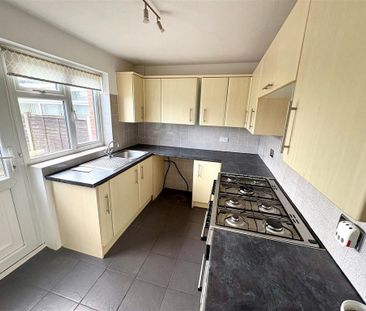 2 bedroom terraced house to rent - Photo 2