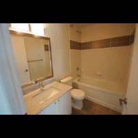 2(1+1)bedroom condo in heart of downtown Toronto - Photo 4