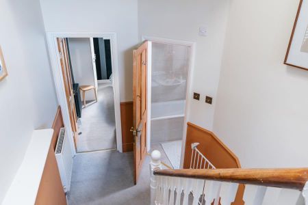 3 bedroom flat to rent - Photo 4