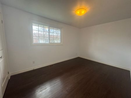 For Lease - 5852 FRONTENAC Street Unit# 8, Niagara Falls, Ontario - Photo 2