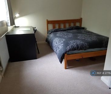 1 bedroom in a house share to rent - Photo 1