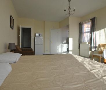 Studio to rent - Photo 6