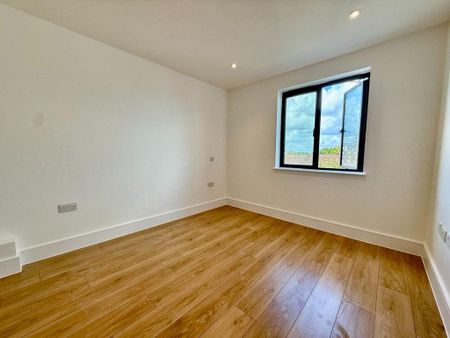 3 bedroom flat to rent - Photo 5
