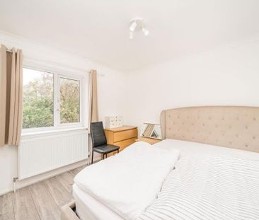 5 bedroom detached house to rent - Photo 3