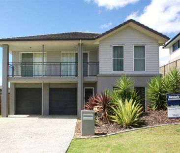 Huge family home in Highland Reserve - Photo 2