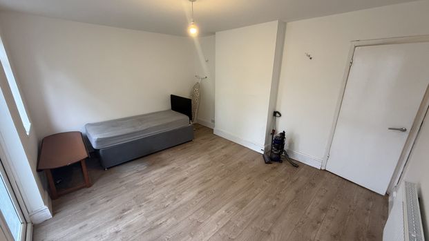 4 bedroom house to rent - Photo 1