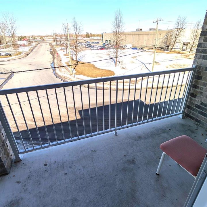 Immeuble 1510-1520 Rue Lionel-Giroux, Drummondville Très Grand 5 ½ à Louer à Drummondville - Disponible Immédiatement - Photo 1