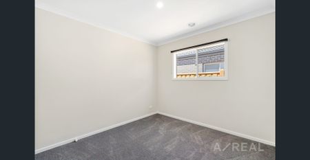 New 4-Bedroom Family Home in Emerald Park Estate – Prime Location & Modern Luxury! - Photo 5