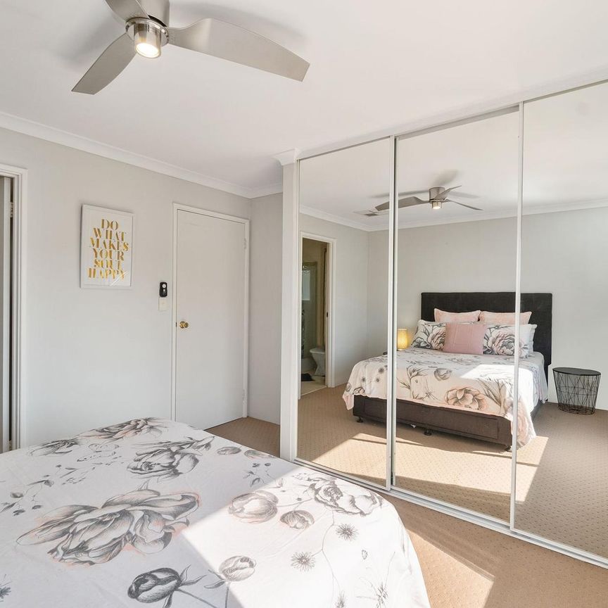 Modern & Spacious Two-Storey Townhouse - Photo 1