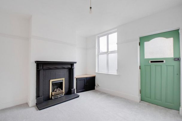 2 bedroom terraced house to rent - Photo 1