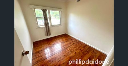 ULTRA CONVENIENT 3 BEDROOM HOUSE - Photo 5