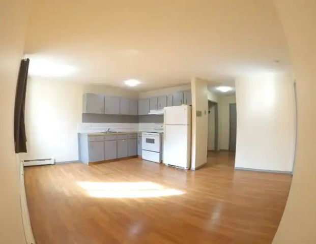 1 Bedroom, Pet Friendly, Riverside! | 5721 56 Avenue, Red Deer - Photo 1