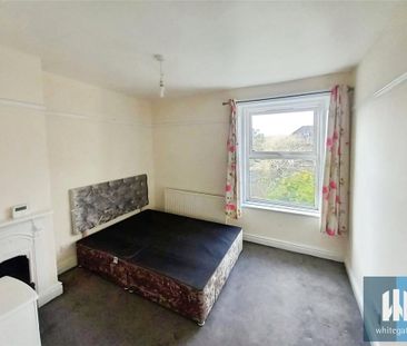 2 bedroom end of terrace house to rent - Photo 4