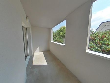 Location Appartement 2 pièces 47m² ROMANS SUR ISERE 26100 - Photo 4