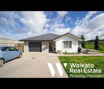 Executive Three Bedroom Home - Photo 5
