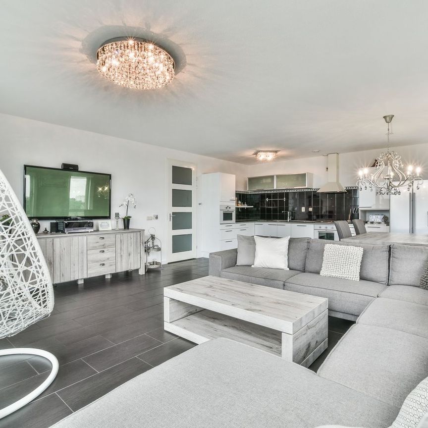 Appartement te huur: Raoul Wallenbergstraat 133 1102 AX Amsterdam - Photo 1