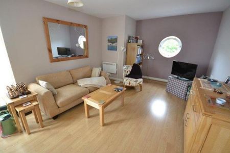 2 bedroom maisonette to rent - Photo 2