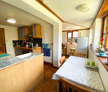 3 bedroom semi-detached house to rent - Photo 4