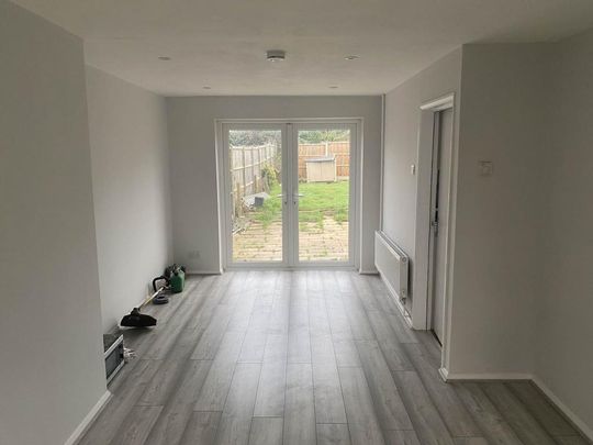 3 bedroom terraced house to rent - Photo 1