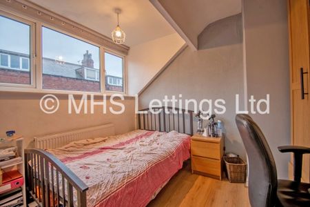 4 Bedroom Mid Terraced House for rent in Clarkson View - Photo 5