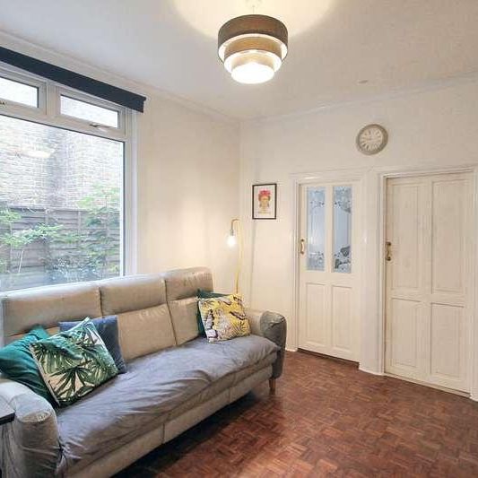 Crescent Road, London, E18 - Photo 1