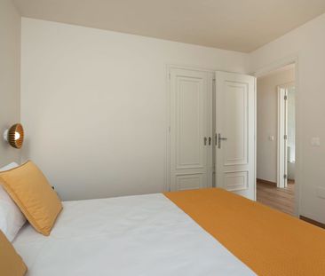 Semi-Detached House in The Golden Mile - Photo 6