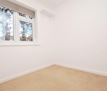 3 bedroom end of terrace house to rent - Photo 6