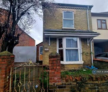 3 bedroom semi-detached house to rent - Photo 5