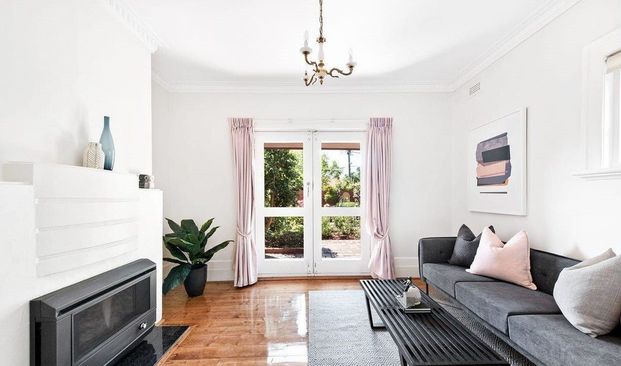 2/5 Webb Street, Brighton - Photo 1