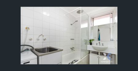 Excellent Top-Floor Apartment, DON'T MISS IT!!!! - Photo 5