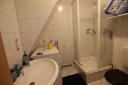 Schöne 1-Raum-Maisonette-Wohnung mit Einbauküche und neuen Böden - Foto 3