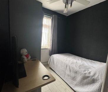 4 bedroom terraced house to rent - Photo 3