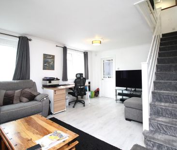 2 bedroom end of terrace house to rent - Photo 2