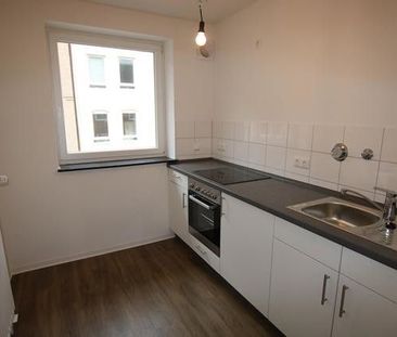 Rundum wohlfühlen: gemütliche 3-Zimmer-Wohnung mit Balkon <br> - Photo 2