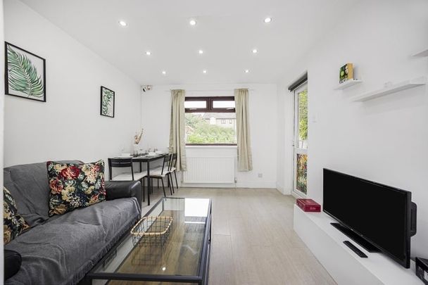 Room in a Shared House, Carolina Close, E15 - Photo 1