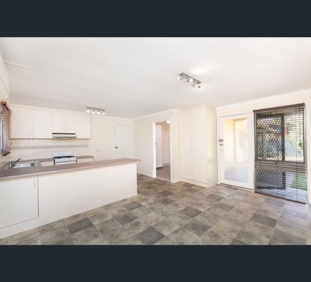 6 Eugene Crescent, Christies Beach, SA 5165 - Photo 5