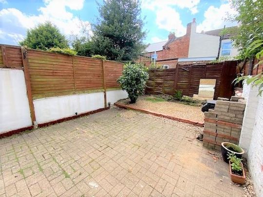 2 bedroom townhouse to rent - Photo 1