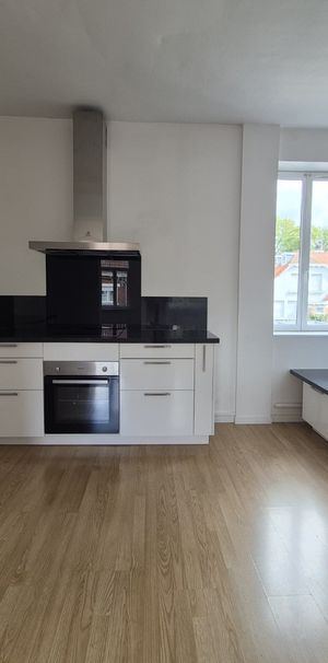 Location Appartement 3 pièces 55m² VILLENEUVE D ASCQ 59491 - Photo 1