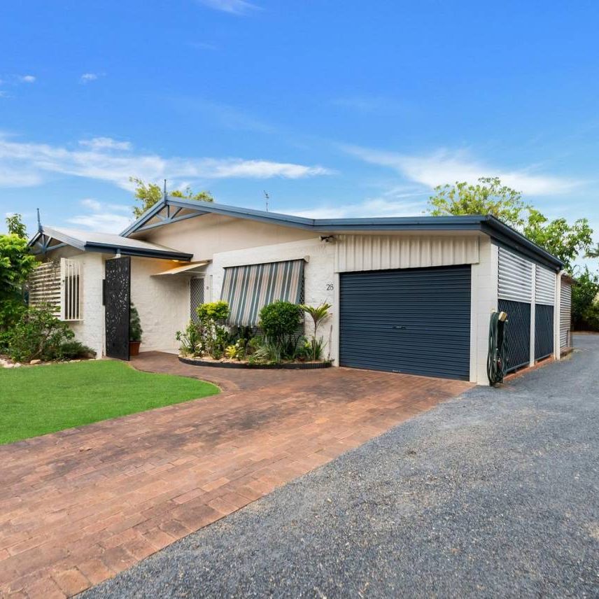 Superb Family Home - Electric Gate -2Bay Shed - Caravan Storage - Photo 1