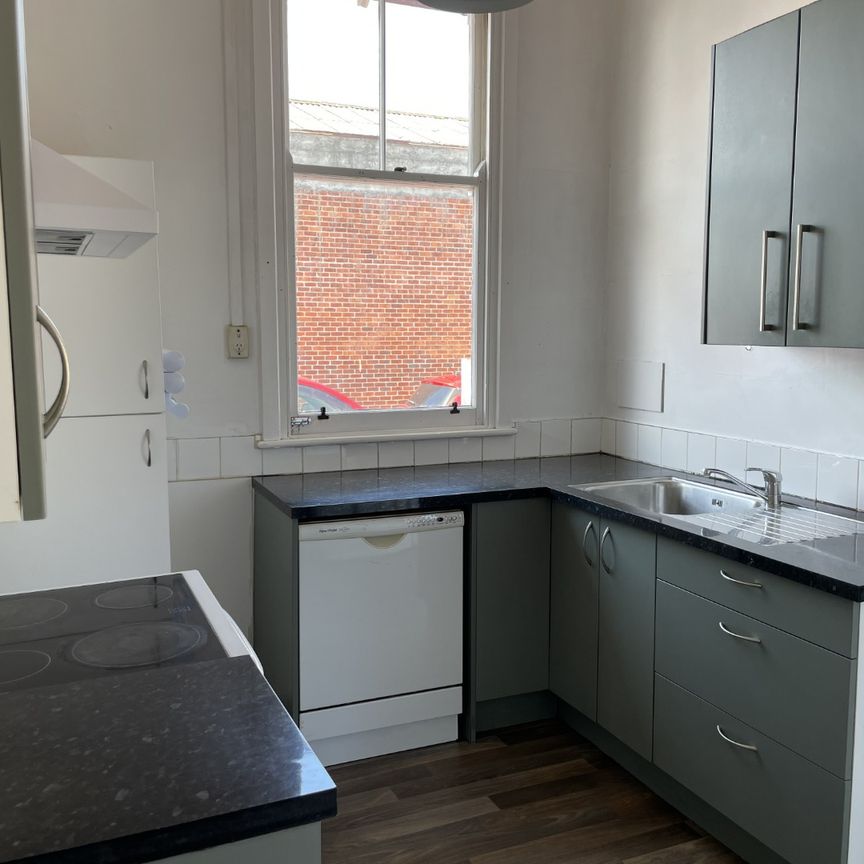 Queen Street West, Central Hastings - Photo 1