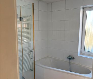 Renovierte 3-Zimmer-Wohnung im 1. OG mit Balkon in Alt-Esting - Photo 5