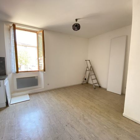 Location Appartement 1 pièce 22m² TOURVES 83170 - Photo 3