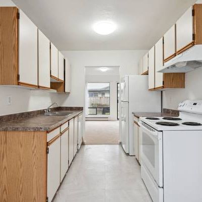 Clipper Cove Apartments - 2 Bed/2.5 Bath Townhome - NEWLY RENOVATED!!! - Photo 1