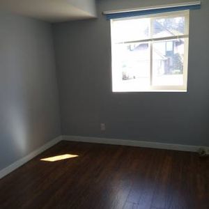 coquitlam 2 bed for rent - Photo 2