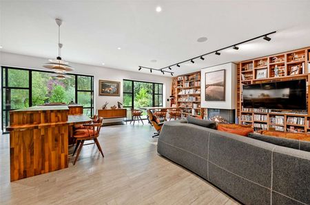 Short Let minimum three months: All bills included. Modern home with riverside setting and landscaped gardens - Photo 4