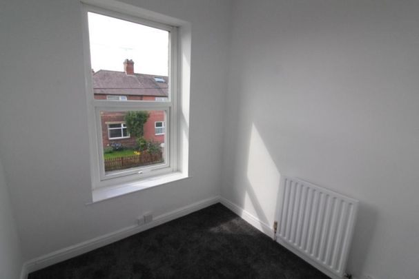 2 bedroom end of terrace house to rent - Photo 1