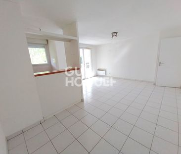 Appartement T2 en résidence sécurisée avec balcon et stationnement - Photo 1